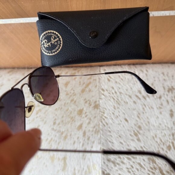 Pre-Loved Polarized Titanium Ray Ban Aviators with Blue/Purple Lenses - Picture 3 of 6